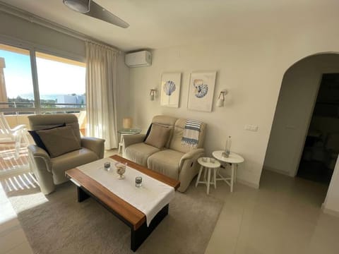 Seating area, air conditioner