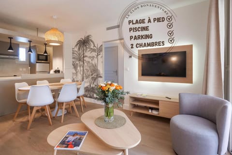 Living room, Meals, kitchen