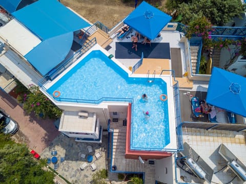 Bird's eye view, Pool view