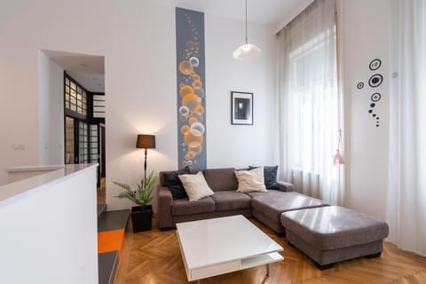 Living room, Photo of the whole room, Seating area