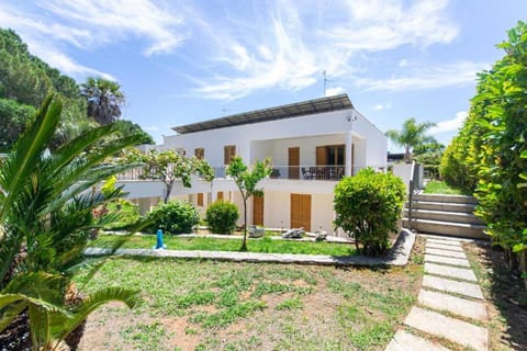 Property building, Garden, Garden view