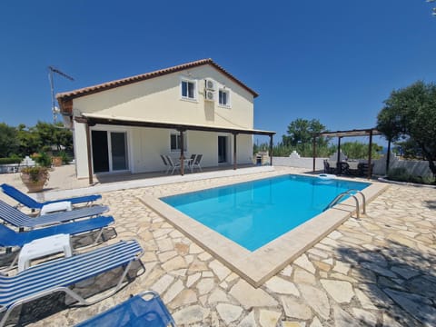 Property building, Patio, Day, BBQ facilities, Garden, Balcony/Terrace, Pool view, Sea view, Swimming pool, Swimming pool, sunbed