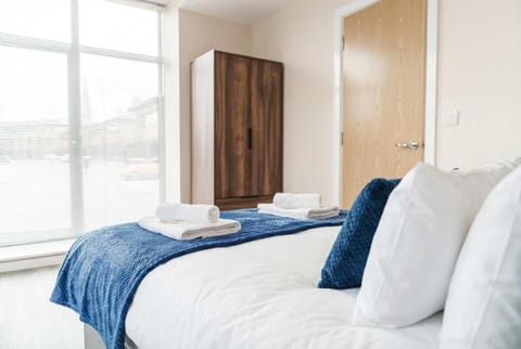 Bright 1 Bed Apartment Manchester - Sleeps 2 Apartment in Salford