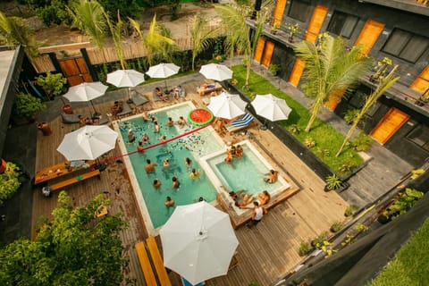 Hot Tub, Swimming pool