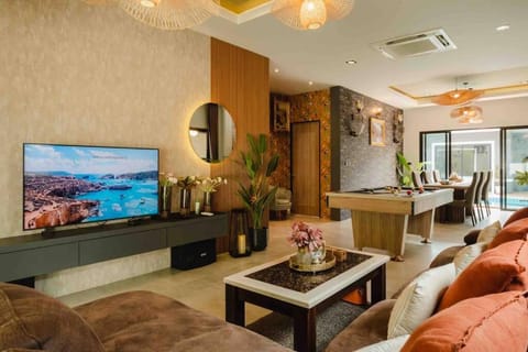 Communal lounge/ TV room, TV and multimedia, Living room, Seating area, Evening entertainment, air conditioner