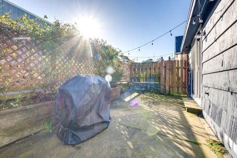 Bandon Beach House Rental Walk to Downtown! House in Oregon