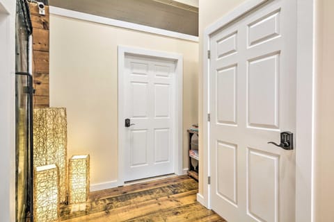 Unique Joplin Gem Converted Train Car Studio Apartment in Ozark Mountains