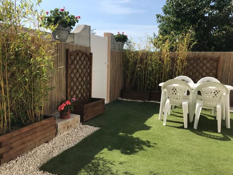 Garden, Balcony/Terrace