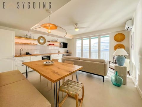 Kitchen or kitchenette, Living room, Dining area