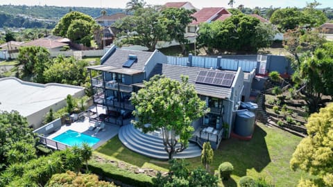 Property building, Neighbourhood, Natural landscape, Bird's eye view, Pool view, Swimming pool, sunbed