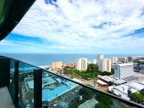 City view, Sea view