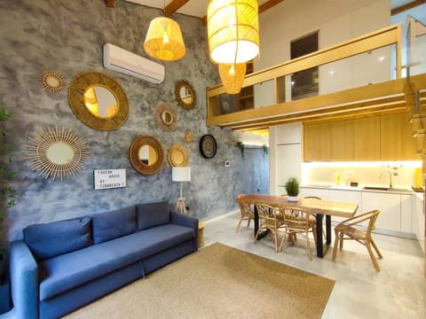 Kitchen or kitchenette, Living room, air conditioner