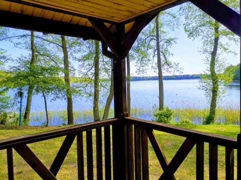Property building, Balcony/Terrace, Lake view