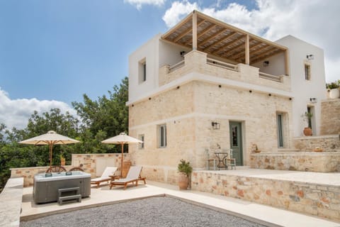 Property building, Patio, View (from property/room), Balcony/Terrace, Seating area, sunbed