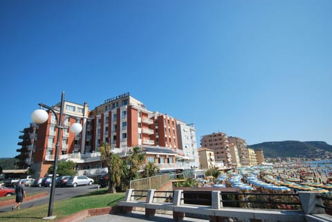 Property building, Summer, Beach