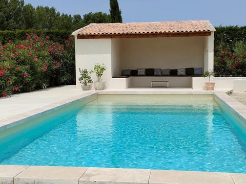 Loft avec piscine privée en campagne proche Saint Remy de Provence House in Saint-Remy-de-Provence