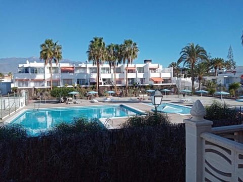 Garden, Pool view, Swimming pool, Swimming pool, sunbed
