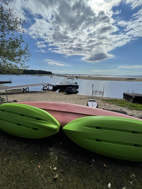 CAMP SANDBAR LIMIT 12 home House in Naples