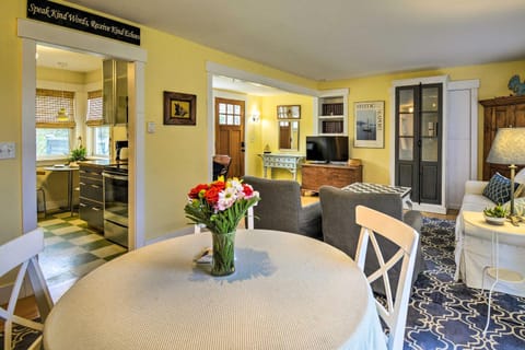 Bainbridge Island Abode Less Than 1 Mi to Winslow! House in Bainbridge Island