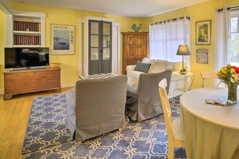 Bainbridge Island Abode Less Than 1 Mi to Winslow! House in Bainbridge Island