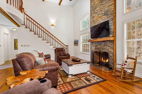 Cherry Tree Lodge House in Black Mountain