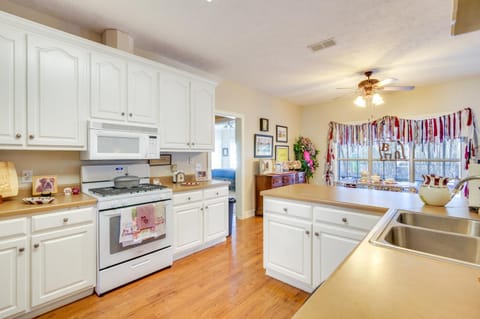 Starkville Vacation Rental about 2 Mi to MSU! House in Starkville