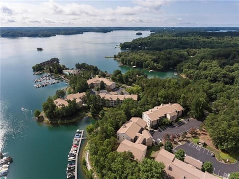 Lake front Keowee Condo with Balcony & Resort Amenities! 20 min to Clemson condo Apartment in Lake Keowee