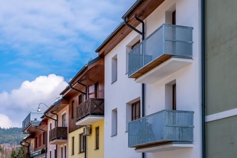Property building, Day, Natural landscape, Balcony/Terrace, City view