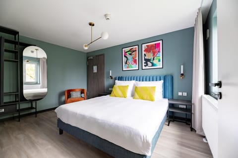Bed, Photo of the whole room, Bedroom