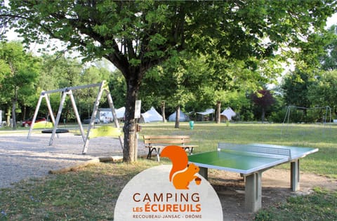 Habitat Créateur - Hébergements insolites au camping municipal "Les Ecureuils" Campground/
RV Resort in Provence-Alpes-Côte d'Azur