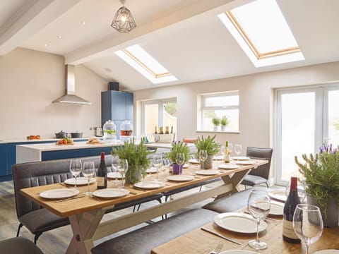 Sea View Manor beach access heated pool hot tub Villa in Mundesley