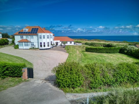 Sea View Manor beach access heated pool hot tub Villa in Mundesley