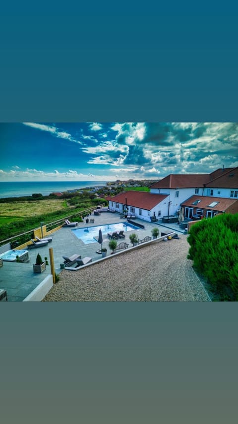 Sea View Manor beach access heated pool hot tub Villa in Mundesley