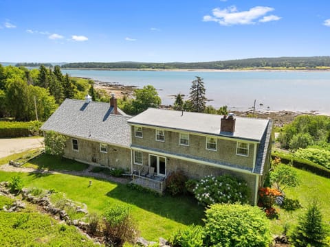 Property building, Day, Lake view, Mountain view