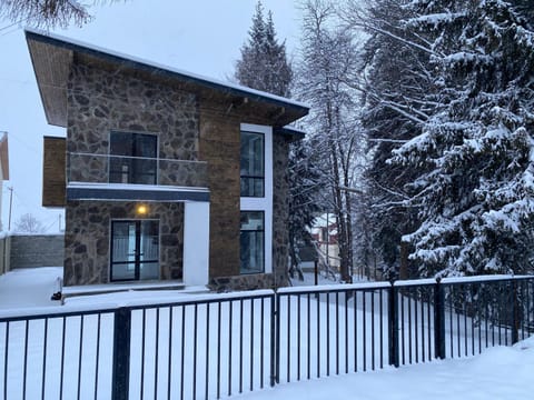 Property building, Day