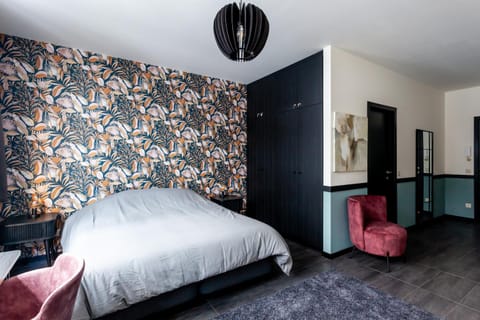 Bed, Seating area, internet, wardrobe