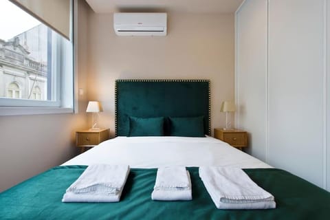 Bedroom, air conditioner