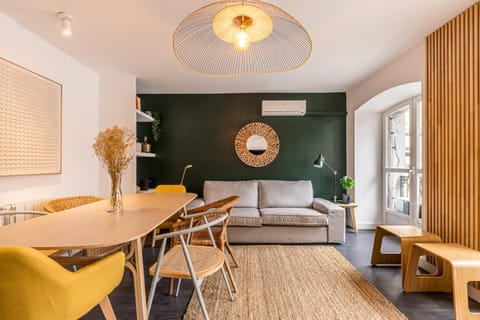 Queens Plaza Mayor I Apartment in Centro