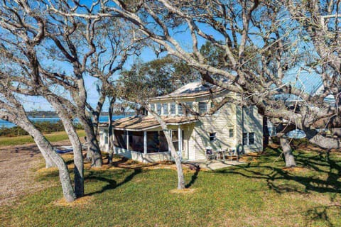 Anchors Away River House House in Butler Beach