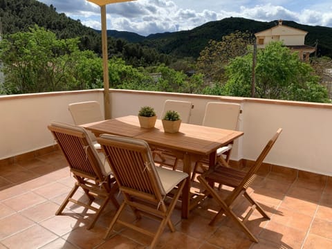 Balcony/Terrace, Mountain view