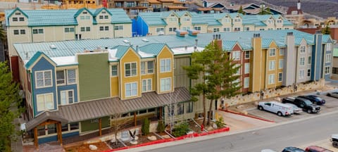 Property building, Facade/entrance