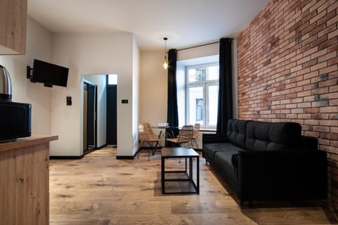Communal lounge/ TV room, TV and multimedia, Living room, Seating area, Evening entertainment