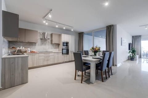 9ten11 Seafront by Homely Apartment in Malta