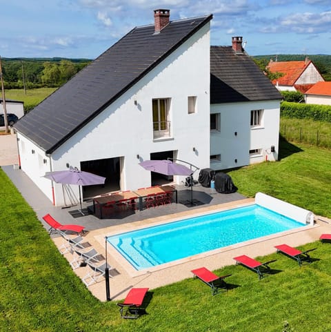 Natural landscape, Garden, Pool view, Swimming pool, sunbed