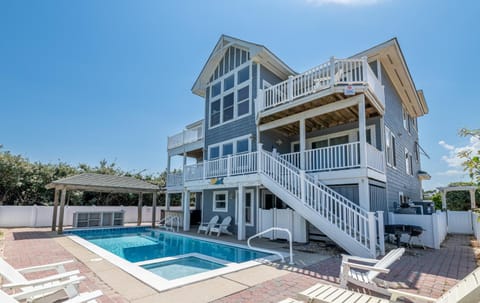 Memory Maker - Corolla, Ocean Sands, Oceanfront, Pool, Swim Up Bar, Hot Tub, Pets OK House in Corolla