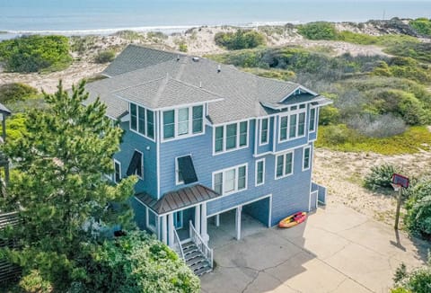 Memory Maker - Corolla, Ocean Sands, Oceanfront, Pool, Swim Up Bar, Hot Tub, Pets OK House in Corolla