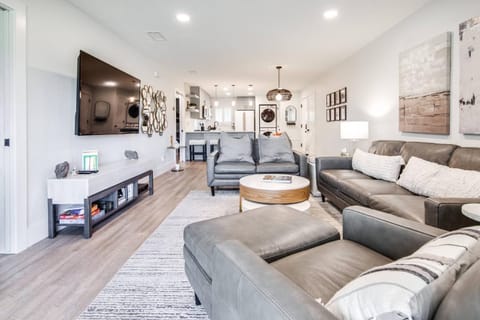 Matchless Luxury II on Mill Pond House in Wesley Chapel