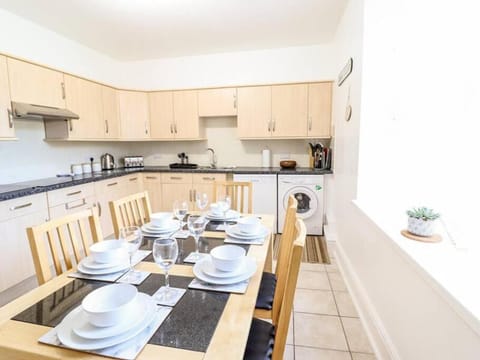 Harlech/HUGE Three bedroom/BEST location Apartment in Wales