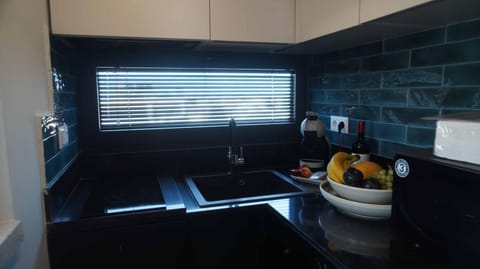 Coffee/tea facilities, Kitchen or kitchenette