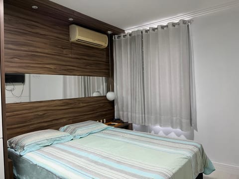 Bedroom, air conditioner
